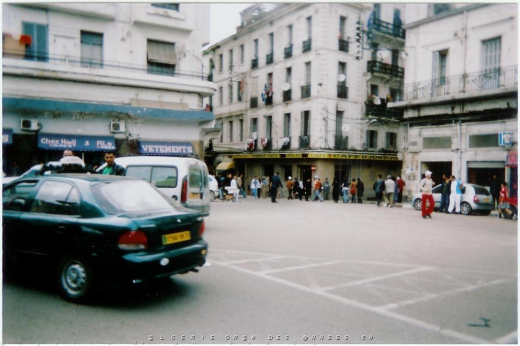 VOYAGE DU 22 29 04 2006 700 la ville rue des jardins.jpg
